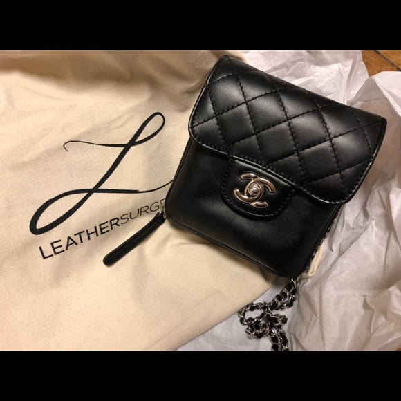 CHANEL Handbags - Chanel mini wallet on chain Lambskin